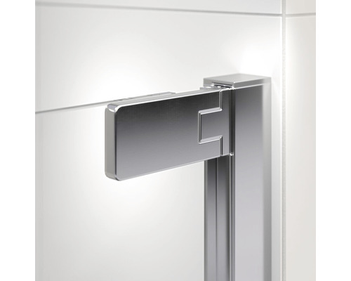 Detail van een douchecabinebeslag.