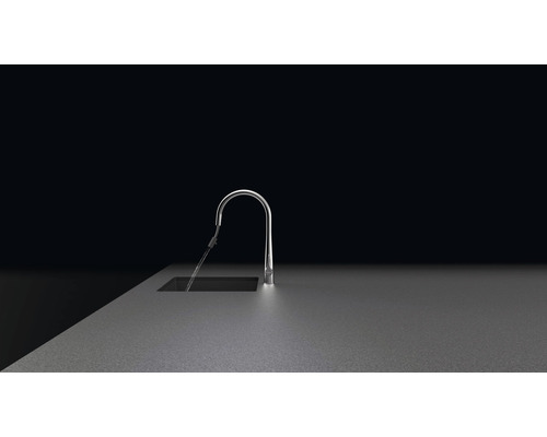 Keukenkraan met stromend water
