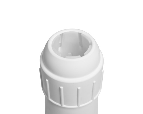 Gedetailleerde close-up van een witte douchekop bevestiging