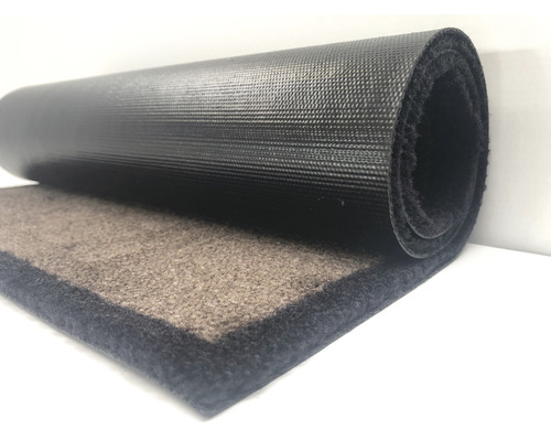 Opgerolde vuilvangmat met rubberen achterkant