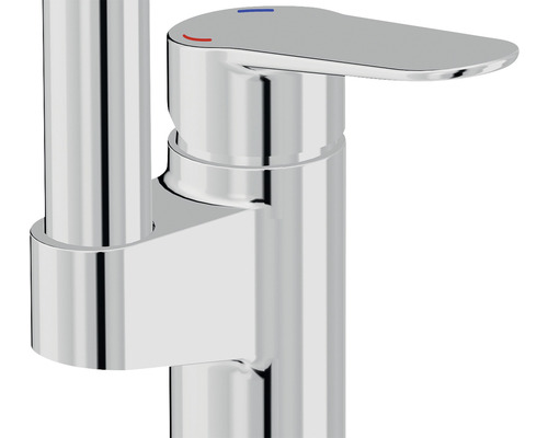 Detail van een chromen keukenkraan