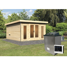 Tuin met houten sauna en saunakachel