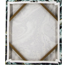 Achterkant van een canvas met houten frame