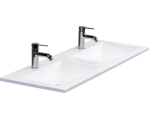 Dubbele wastafel met twee kranen