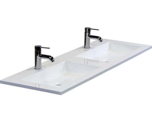 Dubbele wastafel van sanitair keramiek met twee kranen