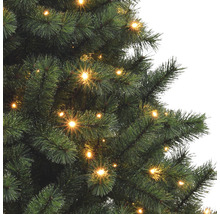 Detailopname van een kerstboom met verlichting