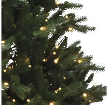 Detailopname van een kunstkerstboom met verlichting