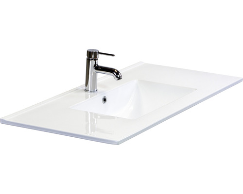 Wastafel met kraan