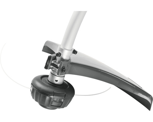 Detailopname van een grastrimmer met snijdraad en beschermkap.