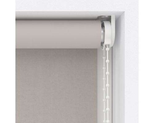 Rolgordijn met kettingbediening in een raamkozijn