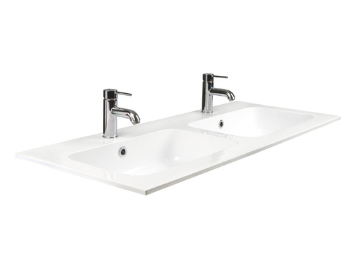 Wastafel met twee waskommen en kranen