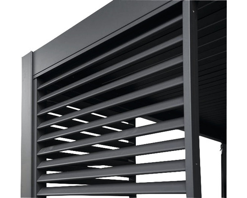 Detailopname van een terrasoverkapping met lamellen