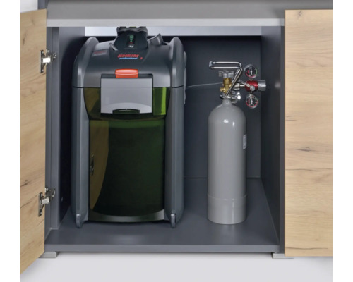 Aquariumkast met extern filter en CO2-fles