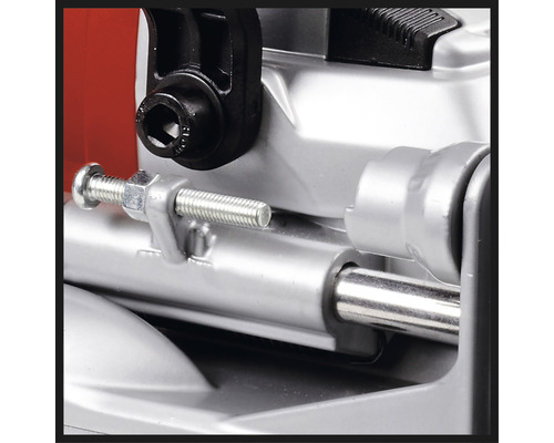 Detail van een metaalzaag met schroef voor bevestiging.