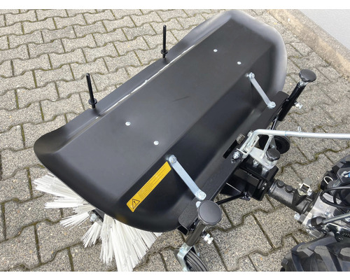 Veegmachine voor het reinigen van buitenruimtes