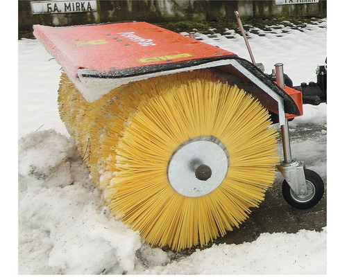Veegmachine voor het ruimen van sneeuw