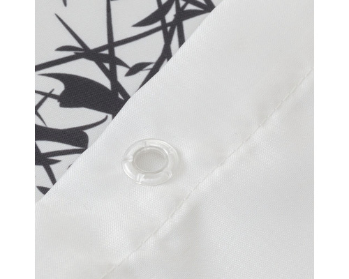 Detailweergave van een douchegordijn met oogje