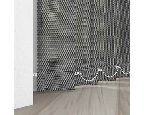 Verticale jaloezie van stof in de kamer