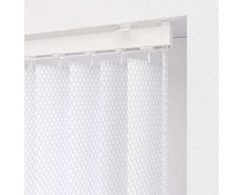 Verticale jaloezie met verzwaringsketting aan het raam