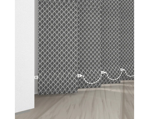 Textiel lamellen gordijnen in de kamer.