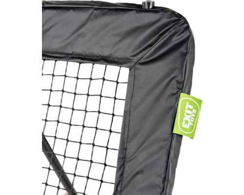 Detailopname van een EXIT Toys voetbalrebounder met net en frame