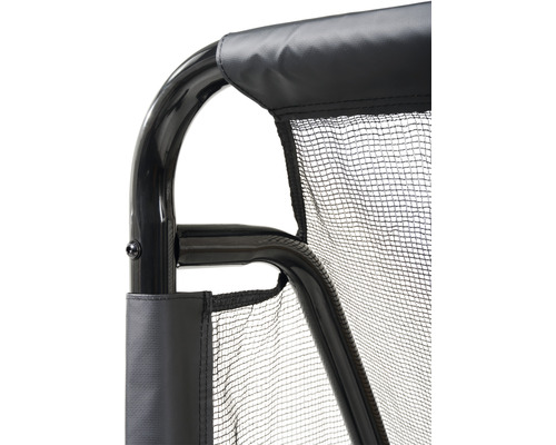 Detailopname van een sportnet met zwart frame