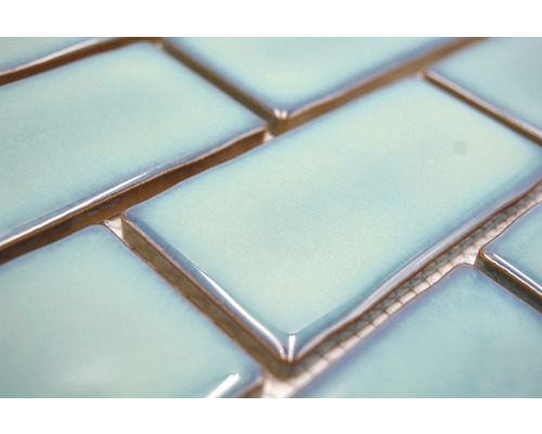 Close-up van lichte, rechthoekige keramische tegels