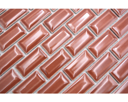 Mozaïektegels in visgraatmotief