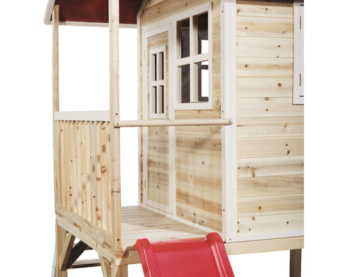 Houten speelhuis met glijbaan voor kinderen