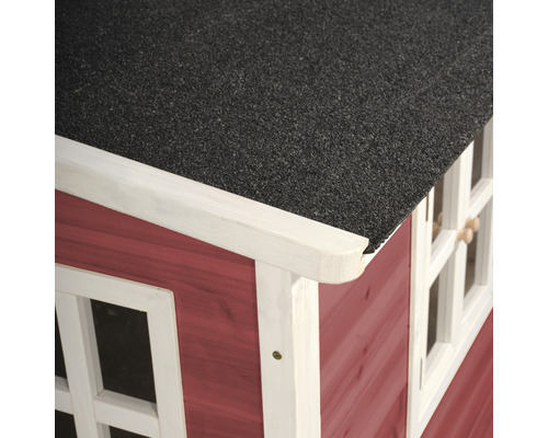 Detail van een speelhuis met bitumineus dak en houten frame