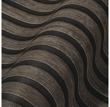 Close-up van een golvend behang met streepjesmotief