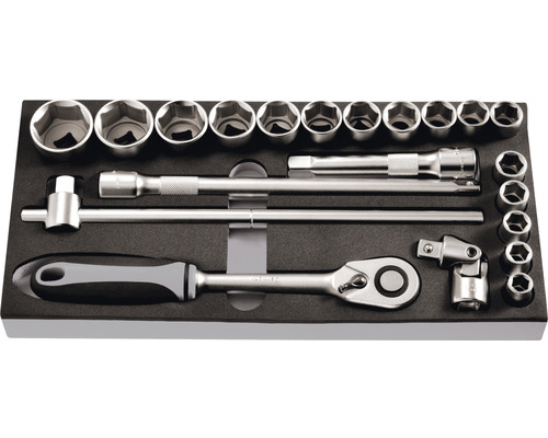 Dopsleutelset met ratel, verlengstuk en diverse doppen in een gereedschapskist