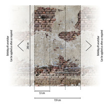 Fotobehang met bakstenen muurmotief en beschadigingen, afmetingen 159 bij 280 centimeter