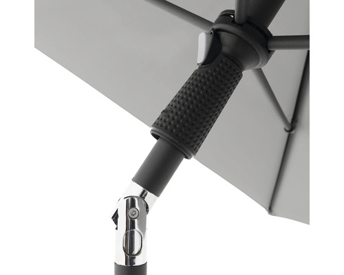 Detail van een parasol met kantelmechanisme