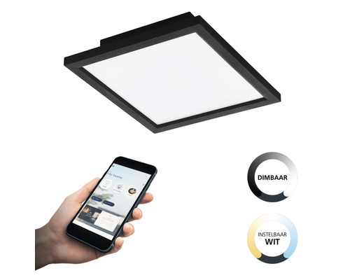 Vierkante plafondlamp met smartphonebediening en instelbare dimfunctie.