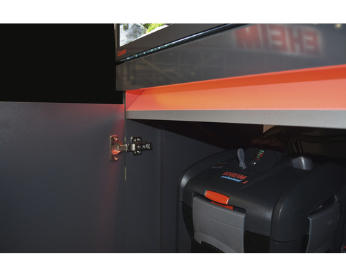 Aquariumonderkast met open deur en aquariumfilter