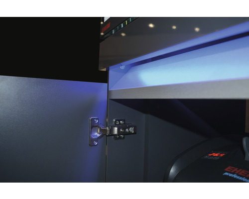 Detailopname van een aquariumkast met deurscharnier en verlichting