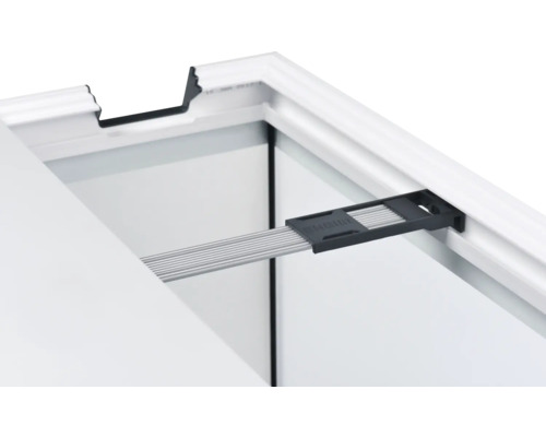 Detail van een aquariumframe met afdekking