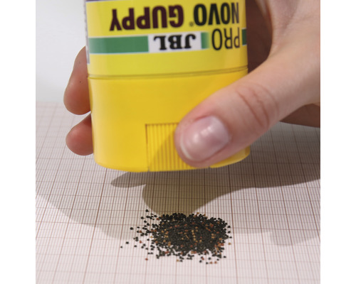 JBL Pro Novo Guppy voederdoos boven guppyvoer