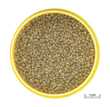 Visvoer pellets in een schaal