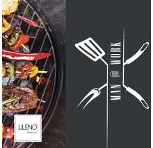 Barbecue met vlees, groentespiesen en Lileno Home logo