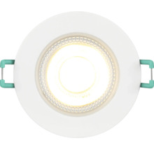 Ronde LED inbouwspot met wit frame en ingeschakeld warm wit licht.