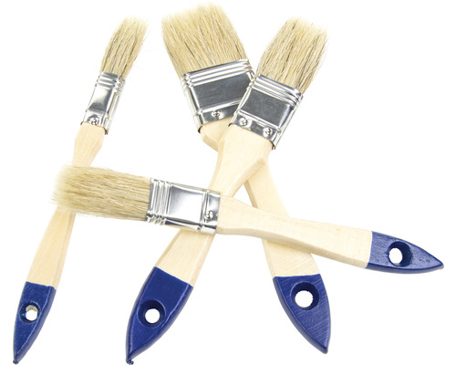 Verschillende verfkwasten met houten handvat en borstelharen