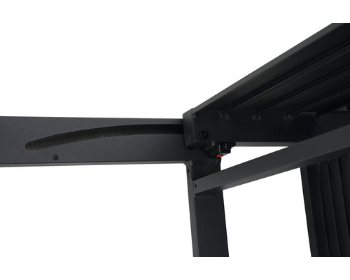 Detailweergave van een metalen pergola constructie