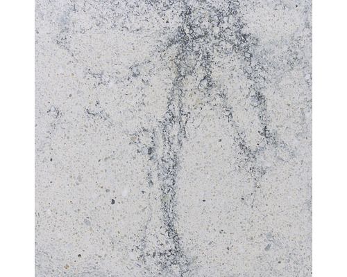 Close-up van een aanrechtblad van kwartscomposiet met patroon