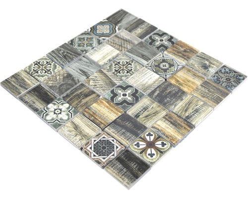 Mozaïektegel met houtlook en diverse ornamenten