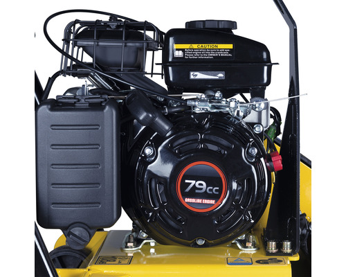 Detailopname van de 79 cc benzinemotor van een grondverdichtingsmachine