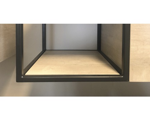 Wandkubus met houten plank