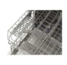 Binnenaanzicht van een vaatwasser met rekken