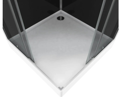 Detailaanzicht van een douchecabine met douchebak.